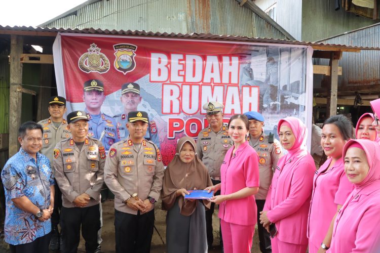 Jelang Puncak Perayaan HUT Bhayangkara ke-79, Polres Maros Gelar Bedah Rumah Warga