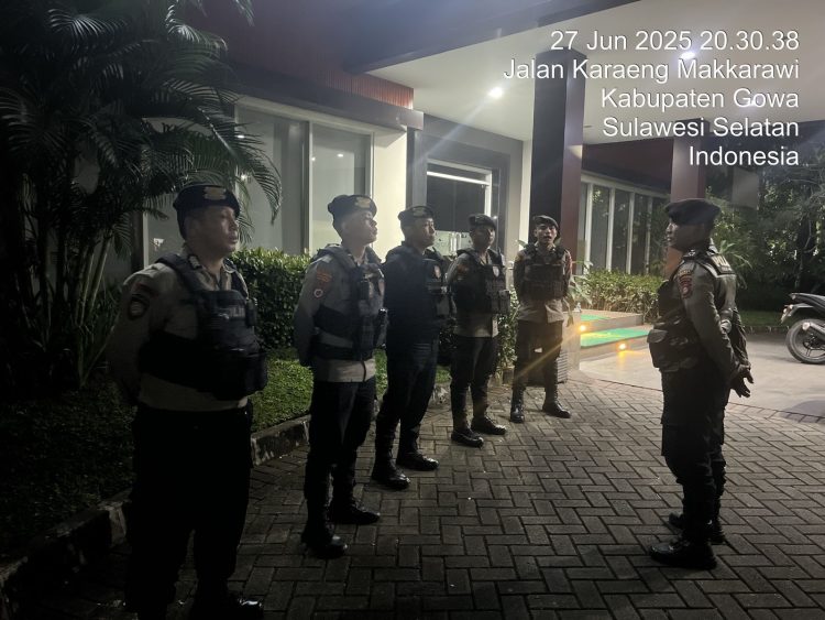 Ciptakan Situasi Aman di Malam Hari, Unit Turjawali Perintis Presisi Samapta Polres Gowa Gelar Patroli KRYD Dialogis dan Blue Light