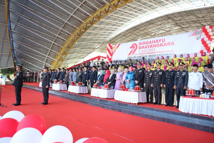 Polres Pangkep Gelar Upacara Peringatan Hari Bhayangkara Ke-79, Tekankan “Polri Untuk Masyarakat”