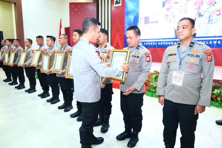 Raih Indikator Kinerja Pelaksanaan Anggaran Seratus Persen, Polres Maros Terima Penghargaan Kapolda