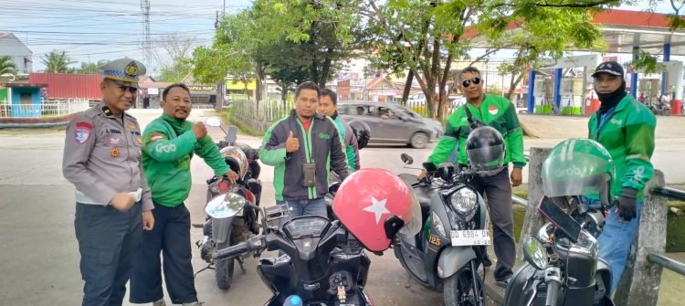 Polantas Menyapa, Unit Dikyasa Sat Lantas Polres Maros Sosialisasi Ke Komunitas Ojol