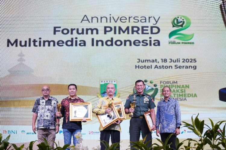 Panglima TNI Raih Penghargaan Pemimpin Visioner di Pimred Award 2025