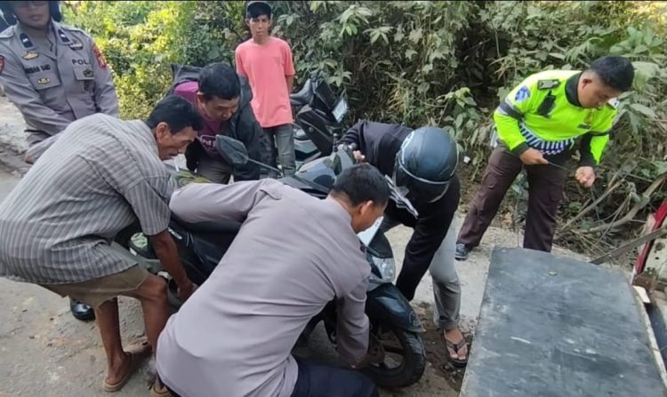 Polisi di Maros Gerak Cepat Tangani Kecelakaan Lalu Lintas Tragis di Batulotong Tanralili yang Tewaskan Dua Pengendara