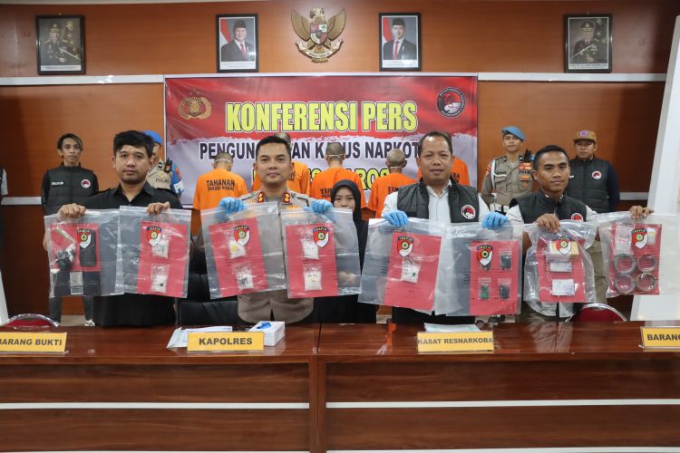 Sat Narkoba Polres Maros Bekuk Dua Jaringan Narkoba Lintas Wilayah, Sita Sabu Senilai Rp400 Juta