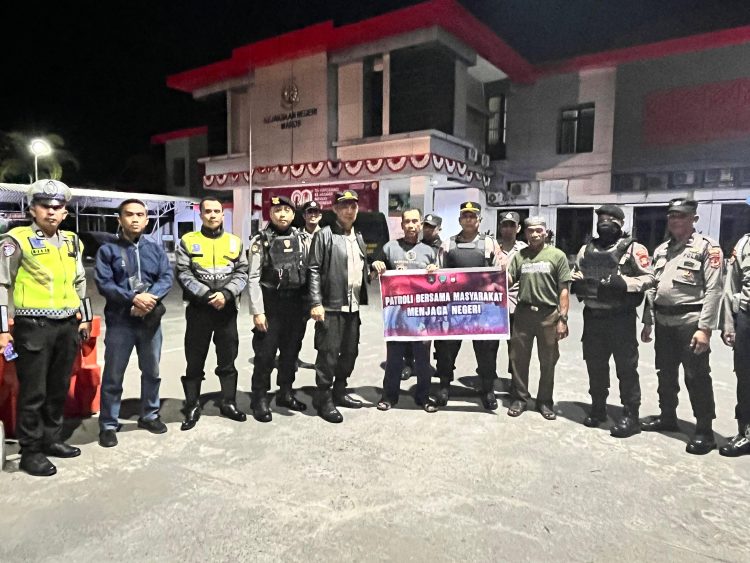 Polres Maros Gelar Patroli Skala Besar Bersama TNI dan Masyarakat Jaga Kondusifitas Wilayah Kabupaten Maros