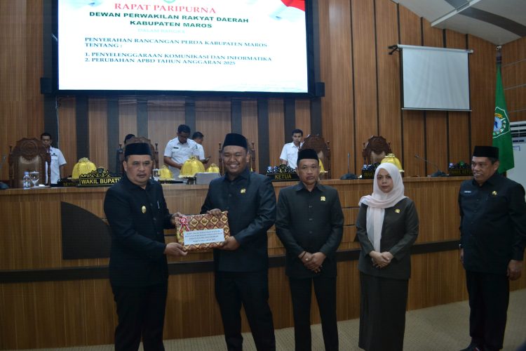 DPRD Maros Gelar Rapat Paripurna, Bahas Rancangan Perda Komunikasi-Informatika dan Perubahan APBD 2025