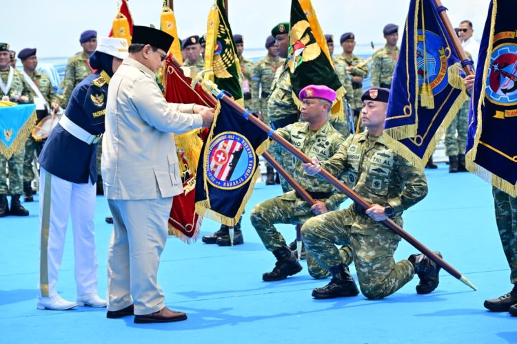 Presidential Inspection, TNI AL Unjuk Kekuatan Puluhan Kapal Perang Saat Parade Militer di Teluk Jakarta