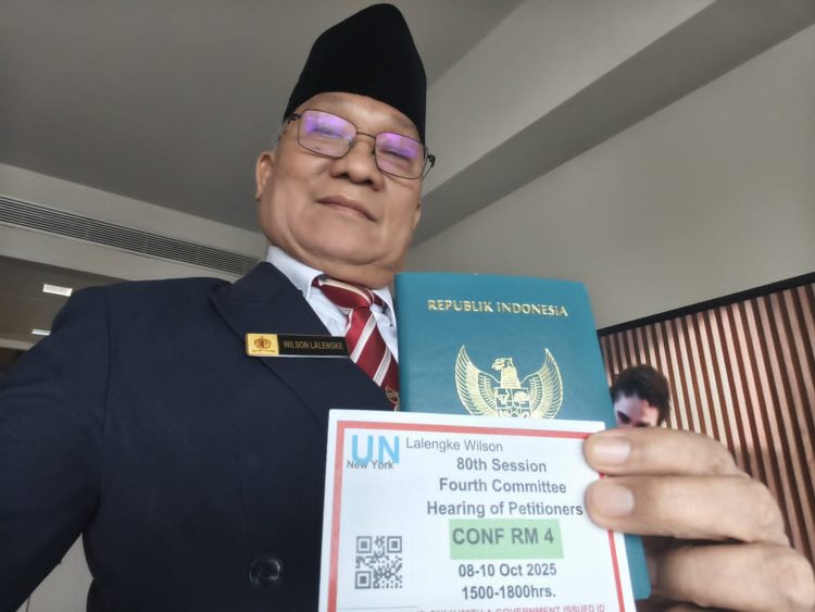 Wilson Lalengke Saat Mengambil Kartu Pass Masuk Gedung PBB, Siap Berpidato di Forum Internasional