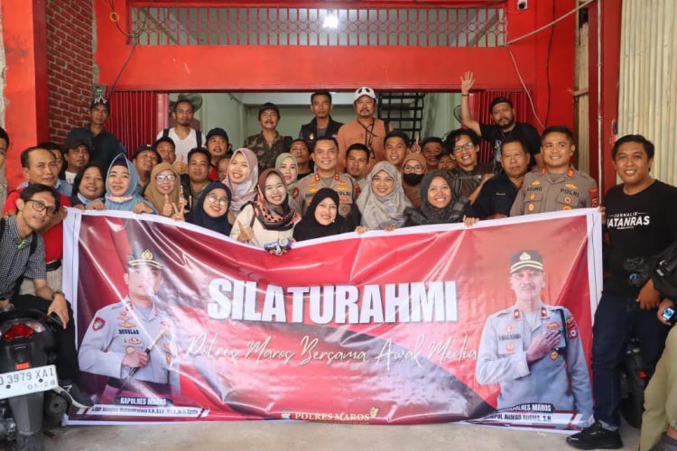 Silaturahmi Penuh Keakraban, Kapolres Maros Ajak Wartawan Jaga Kamtibmas Lewat Pemberitaan