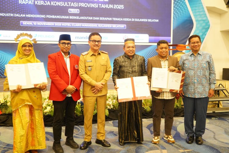 Dirut PT Semen Tonasa, Jadi Pembicara Pada Kegiatan Rakerkonprov Apindo Sulsel