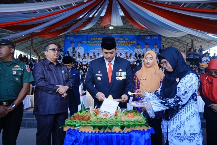 Penyaluran BLT Kesra di Pangkep Dipantau Langsung Bupati MYL