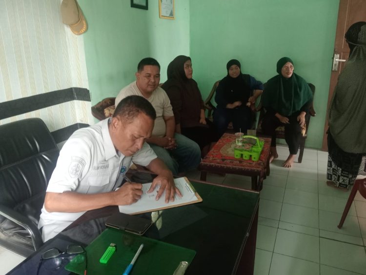 Klarifikasi Dugaan Pemotongan BLT Kesra di Kelurahan Raya, Lurah Panggil RT 7 dan Warga, Hasilnya: Tidak Ada Pemotongan