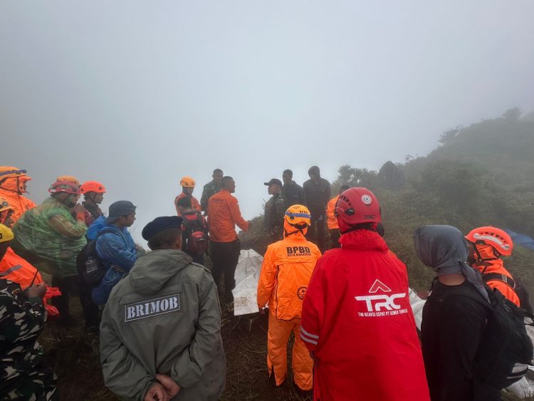 Taruna TRC Semen Tonasa Terlibat Operasi SAR Pencarian Pesawat ATR 42-500 di Pegunungan Bulusaraung