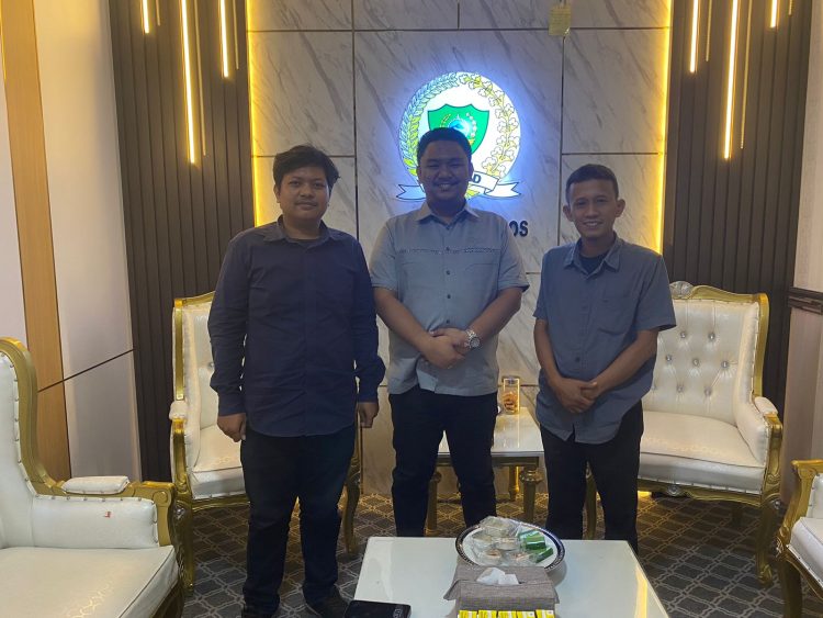 IKA PMII Maros Audiensi dengan Ketua DPRD, Bahas Pelantikan dan Dorong Perda Pesantren