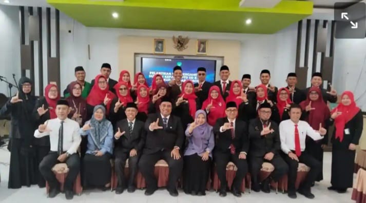 Bupati Maros Lantik dan Mutasi 25 Kepala Sekolah, Dorong Kepemimpinan Pendidikan Berbasis Regulasi