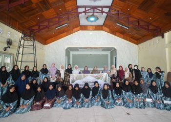 KIKST Berbagi Ramadan, Salurkan Paket Sembako dan Santunan