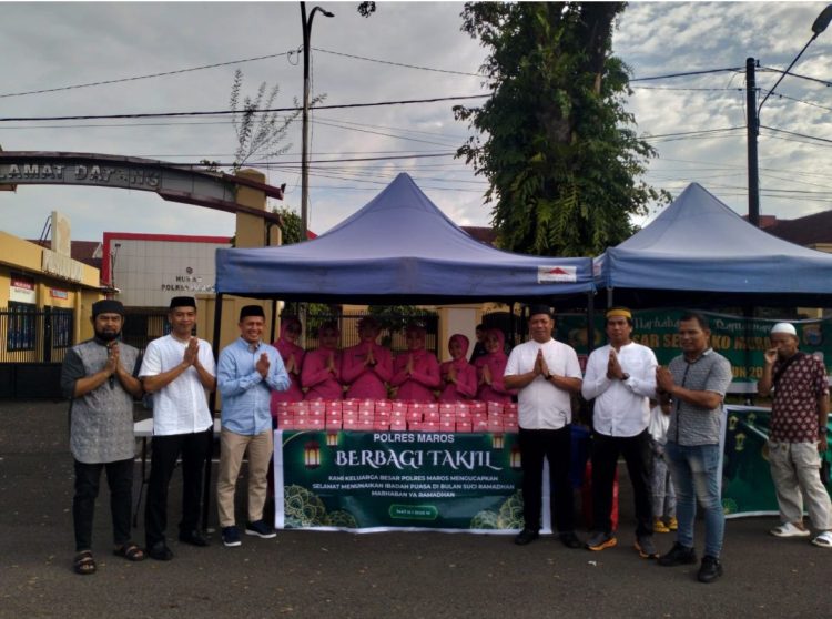 Tebar Berkah Ramadan, Sat Resnarkoba Polres Maros Bagikan Takjil dan Beri Santunan kepada Santri