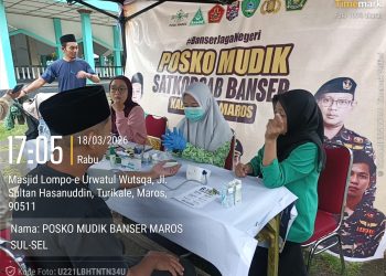 Fatayat NU Maros Gelar Cek Kesehatan Gratis bagi Pemudik di Posko Mudik Banser