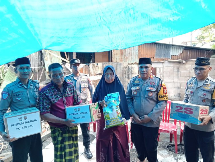 Wujudkan Kepedulian, Kapolsek Lau Kunjungi dan Beri Bantuan Warga Korban Kebakaran