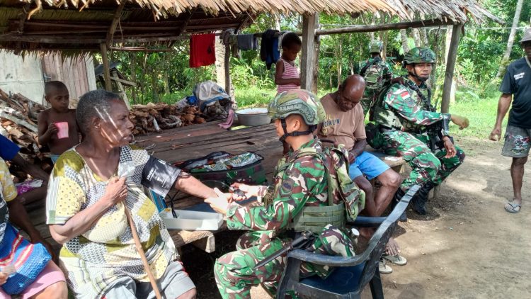 Satgas Yonif 123/Rajawali Laksanakan Patroli Terpadu di Distrik Obaa, Perkuat Keamanan dan Kedekatan dengan Warga