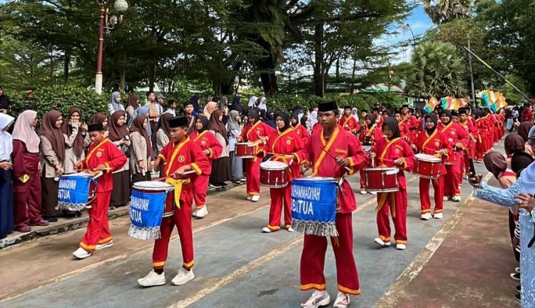 Semarakkan Hardiknas 2026, Marching Band Tapak Suci MTs Muhammadiyah Sibatua Pukau Warga Pangkep